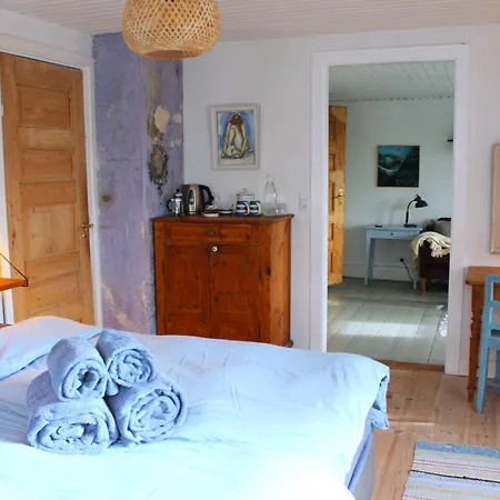 Rosenhøj Bed & Breakfast 3*